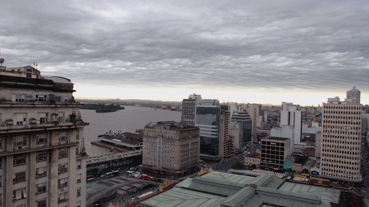 TEMPO | Tempo não firma e Sul do Brasil terá mais um dia com instabilidade nesta sexta-feira. ▶️ metsul.com/tempo-nao-firm…