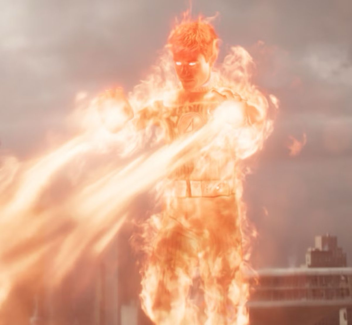 Todos vocês estão devendo desculpas ao Joseph Quinn, ele é o melhor Tocha Humana live action já feito