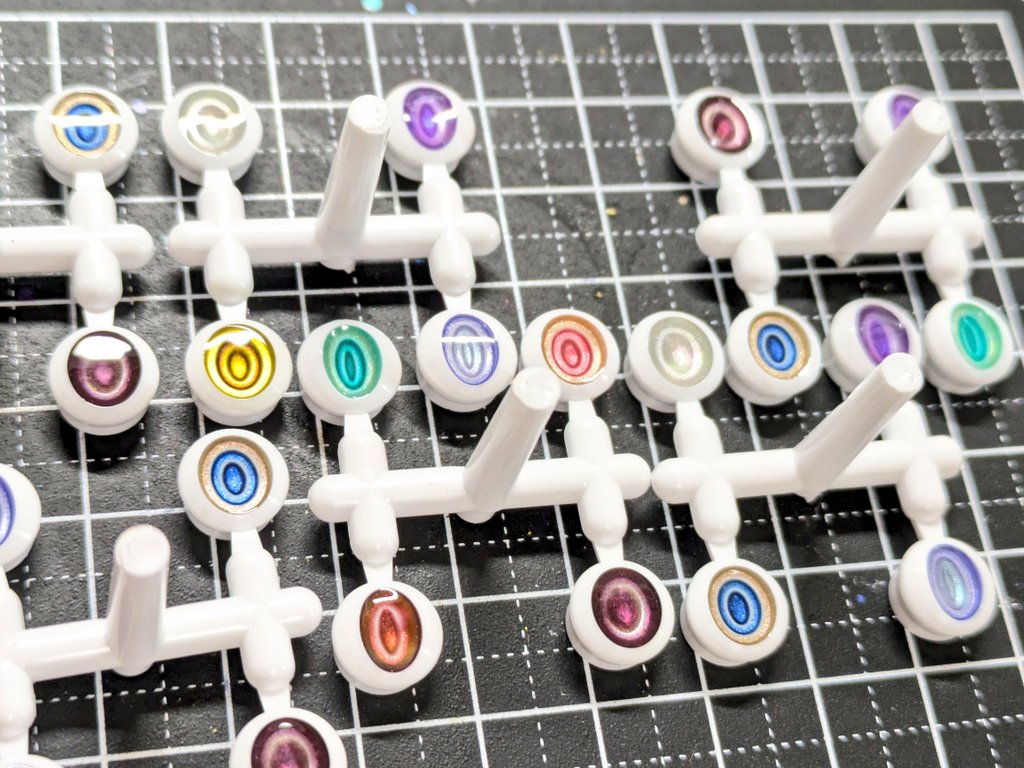 mememeka3's tweet image. タイムライン眺めてると欲しいものが無限に湧いてきて怖い😇

梱包？荷造り？まったく終わっていなくて怖い😇

おはようございます！！