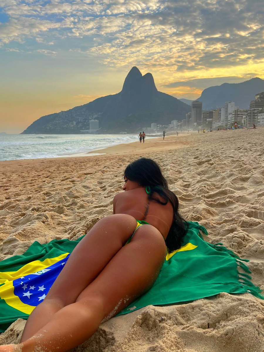 pocahncarioca's tweet photo. O fim de tarde hoje foi maravilhoso amores https://t.co/blIHZdh6GI