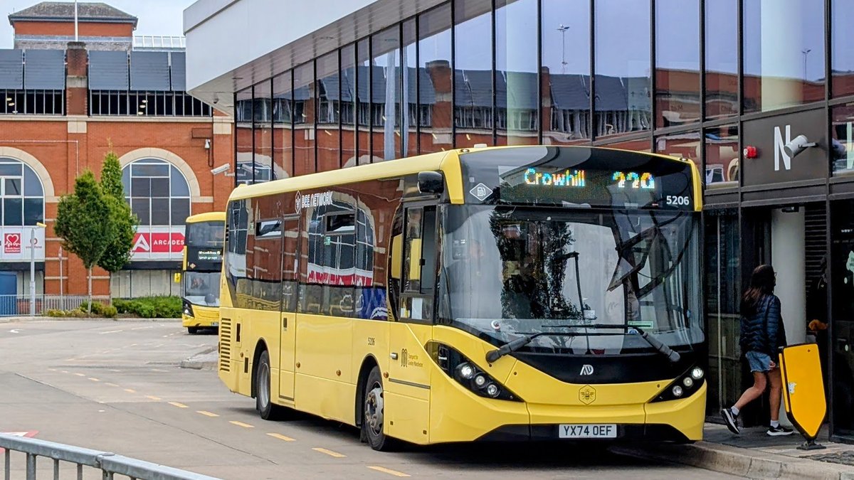WC2512's tweet photo. BeeMMCs buzzing on the locals in #AshtonUnderLyne this afternoon 🐝🐝
@BeeNetwork
@DiamondBusNW 20609 - YY73 OXT working a 151 service back to #NMGH.
@gnwbus 5206 - YX74 OEF working a 339 service back to #Crowhill. https://t.co/8iXTIIDHIu