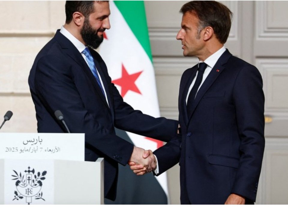 cdv3883's tweet photo. @julienbahloul Après avoir été algerien avec Tebboune, syrien avec Ahmed al-Charaa, le voilà palestinien ! Il mange à tous mes râteliers islamiques .... https://t.co/8deAtLpiZX