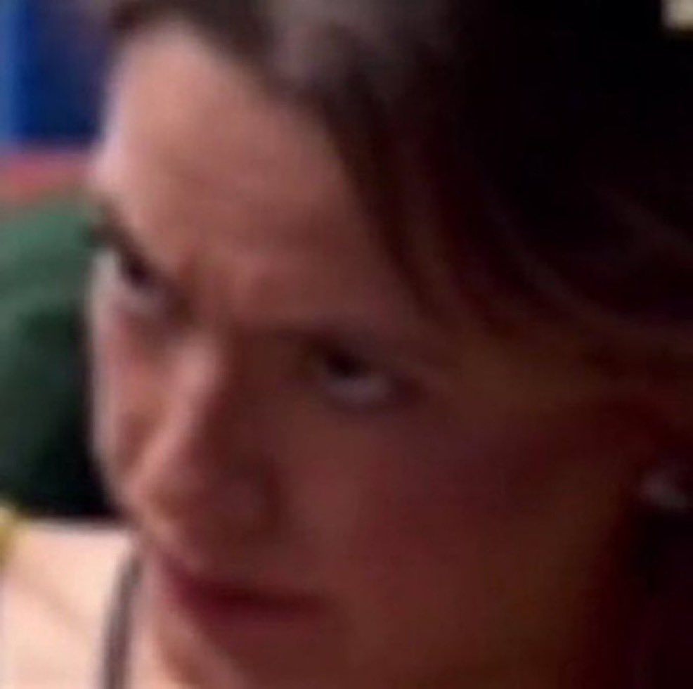 bispxdaniel's tweet image. acabo de dar unf numa amiga que o namorado dela agrediu ela e agora ela voltou pra ele, quero mais papo tbm não q se foda