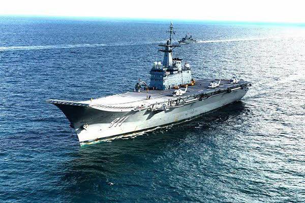 sharp2525V's tweet image. タイとカンボジアの海軍力について

タイ海軍は兵力7万、海兵隊2万、空母1隻、コルベット7隻、フリゲート6隻保有しており総艦船数100隻、航空機90機保有している

一方カンボジア軍は2800人しかおらず大型艦艇は0、総艦船数は20隻

長期化すればタイによる海上封鎖が始まるだろう