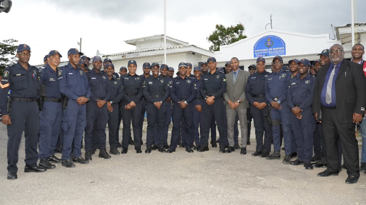 JamaicaConstab's tweet image. Highlights from Dr. Kevin Blake and other members of the JCF High Command's visit to the Hanover Division.
#CPAreaVisit
#StationVisit
#AreaVisit
#AForce4Good