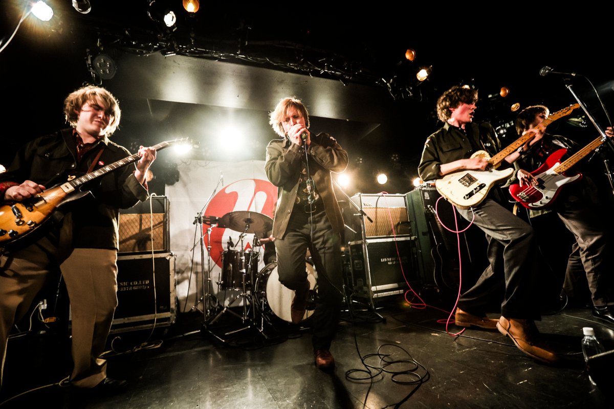 rollingstonejp's tweet image. 【#フジロック】
USが語る不屈のロック精神とバンドの次章、相思相愛の日本
▼インタビュー📝
🔗rollingstonejapan.com/articles/detai…
11:00~CH.1で無料ライブ配信
▼配信まとめ▶️
🔗rollingstonejapan.com/articles/detai…
@usbandofficial @INTSonyMusicJP #fujirock