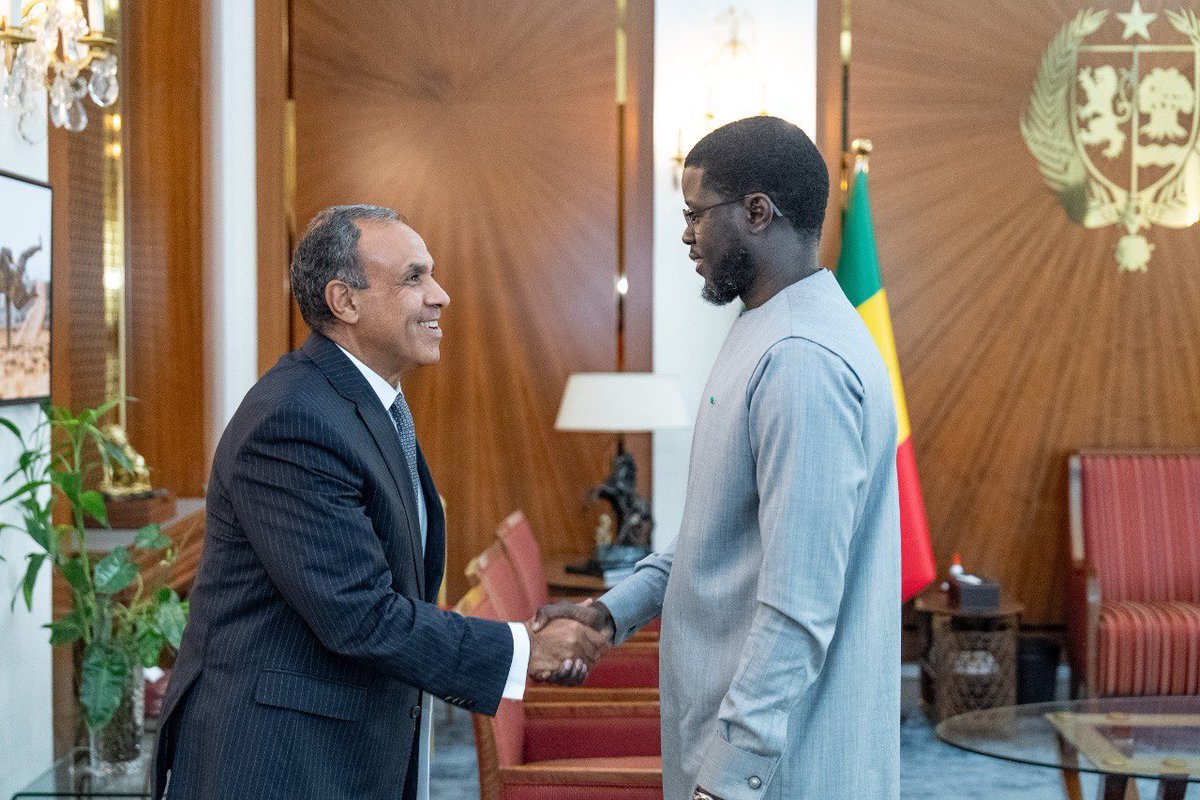 PR_Senegal's tweet image. Le Président @PR_Diomaye a accordé une audience, ce jeudi 24 juillet 2025, à Son Excellence Monsieur Badr Abdelatty, Ministre des Affaires étrangères de la République arabe d’Égypte, en visite officielle à Dakar. Pour plus d’infos ▶️urls.fr/D6vNJo