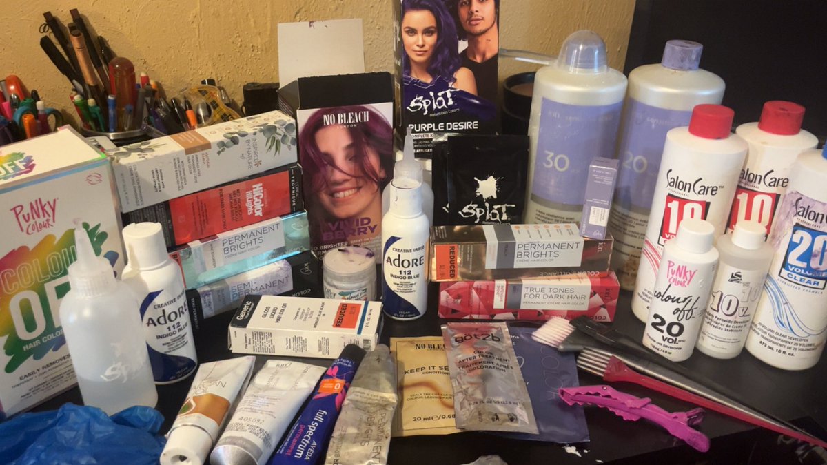 erinyes_dirae's tweet image. You guys think I need any more hair dye products?