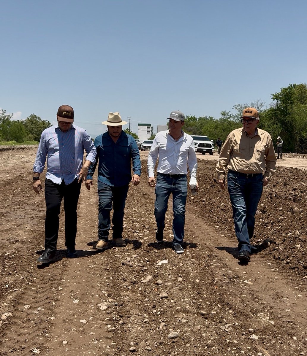 rochamoya_'s tweet image. Hoy supervisamos el avance del Malecón Margen Izquierda, una obra que no solo transforma la ciudad: transforma vidas.
Forma parte del #PlanSinaloa y será una nueva ruta que conecte con fluidez, reduzca tiempos y genere oportunidades para miles de familias en Culiacán.