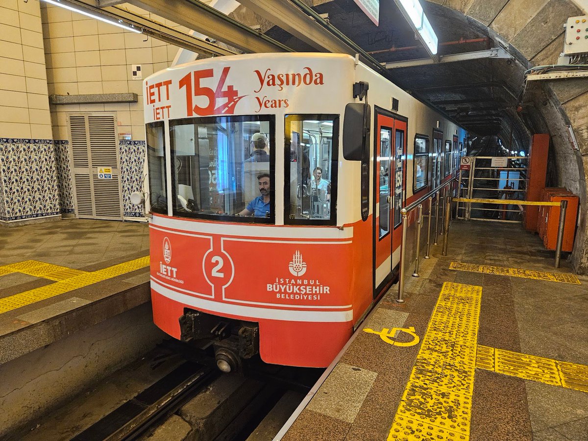 superalbs's tweet image. Just some of the many modes of transit you can use here in Istanbul... 🇹🇷
