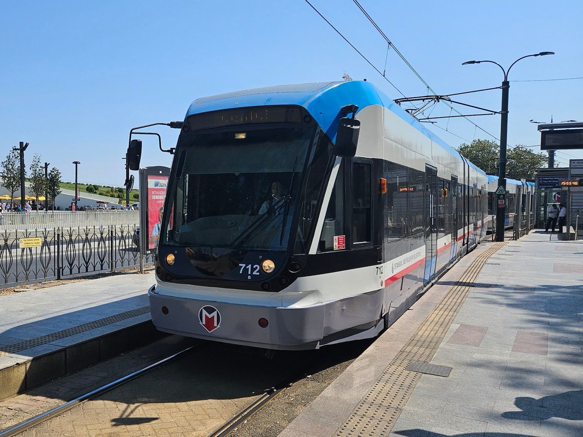superalbs's tweet image. Just some of the many modes of transit you can use here in Istanbul... 🇹🇷
