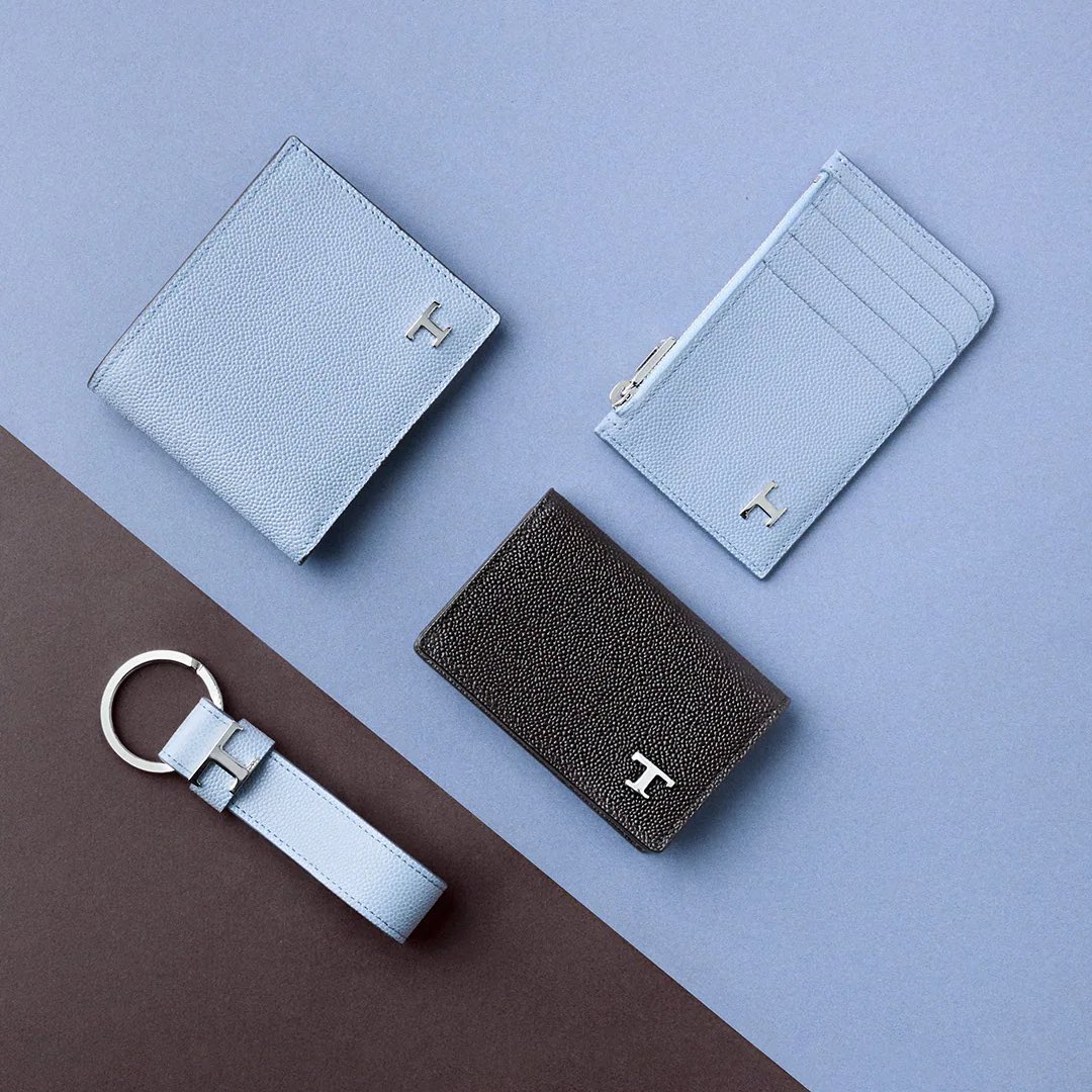 _imc_reong's tweet image. TOD'Sの新作、爽やかなブルー可愛い🩵
(と言いながら私はグレーのクレジットケースとキーホルダーが素敵だなと思っていたり)