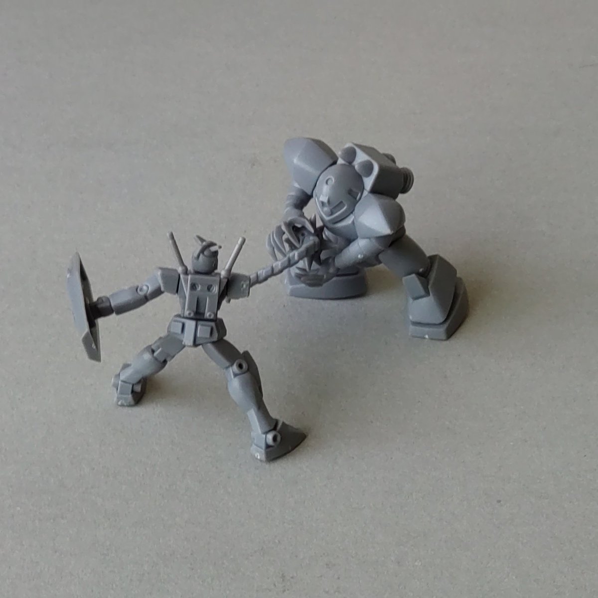 Old_rakkoman's tweet image. 昨日のおゆはん買い出しのついでに2個だけ買ったら夢の「さすゴグ」セットを引き当てた金曜日