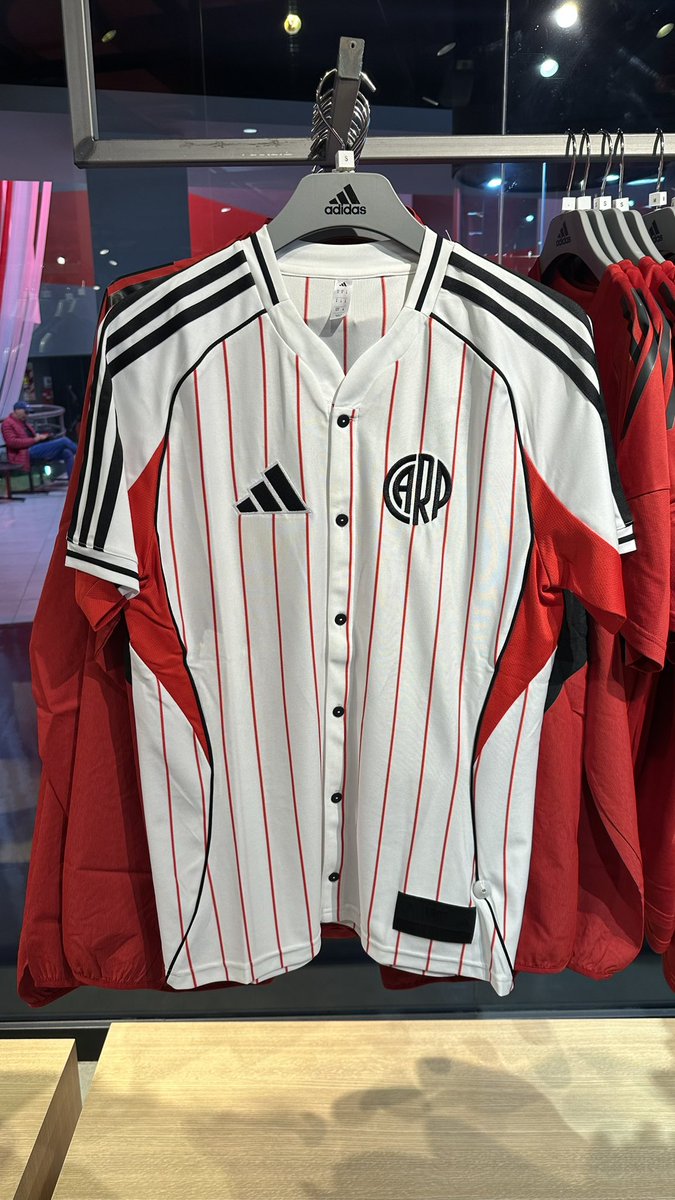 LeaVaquila's tweet image. ✅ EN STOCK 🔝
Remera US Pack 🇺🇸 en el adidas del Museo River
Talles: S M L XL
Precio: $129.999