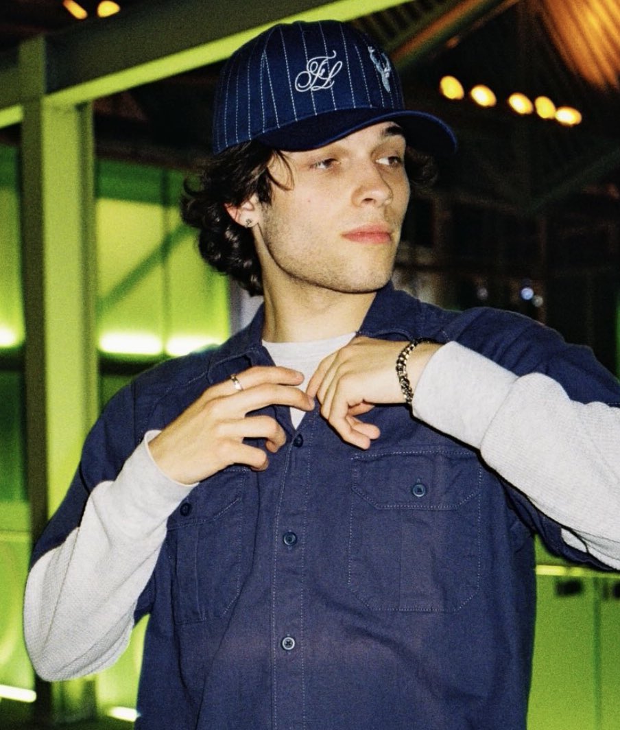 chrisstrniolos's tweet image. he’s so damn handsome