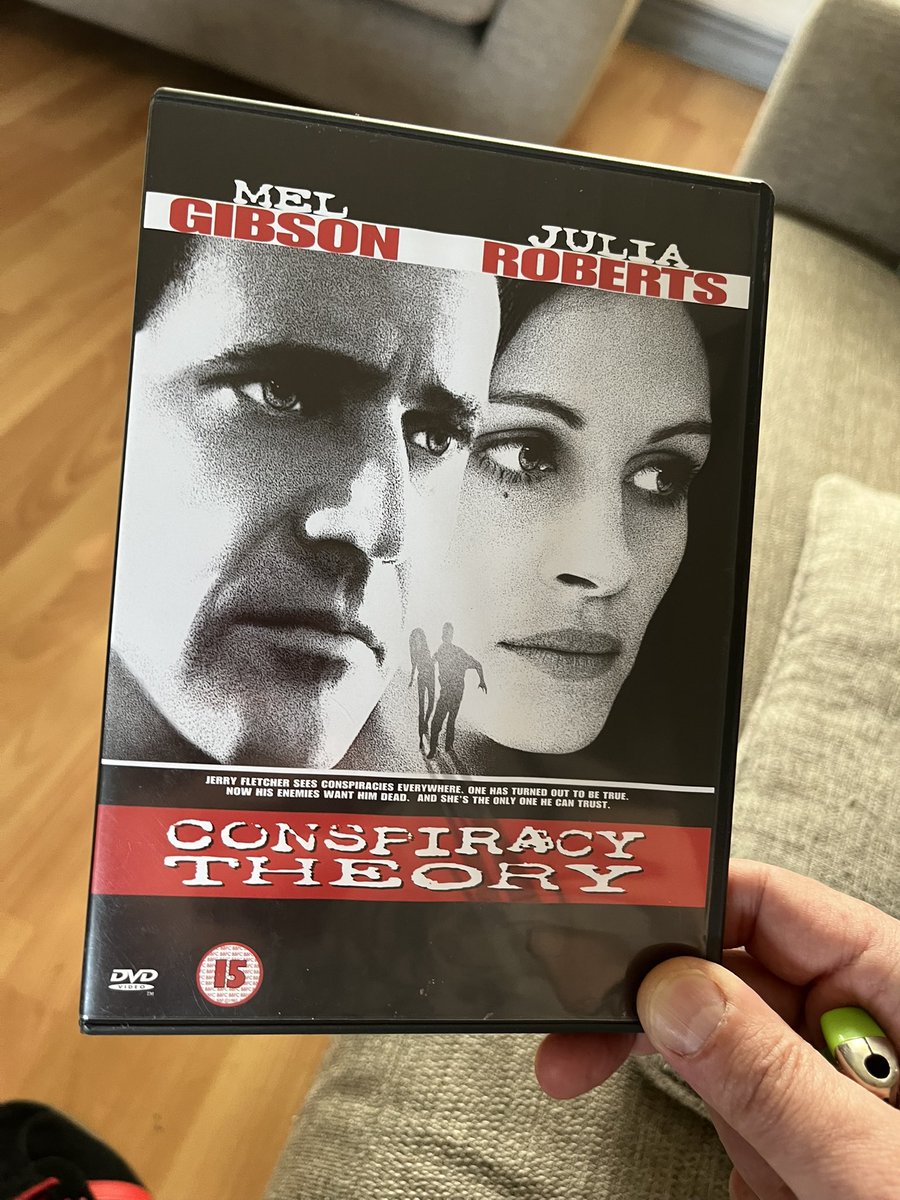 digitalplantpot's tweet image. It’s my friends 50th this week. She’s a crazy lady who loves her charity shop kitsch/chic.
So it was a great excuse for me to go hunting for the correct weird gift. Which I found. But I also found this! #conspiracytheory
Yes Jerry, now you know! Now you know Jerry 😂😱❤️