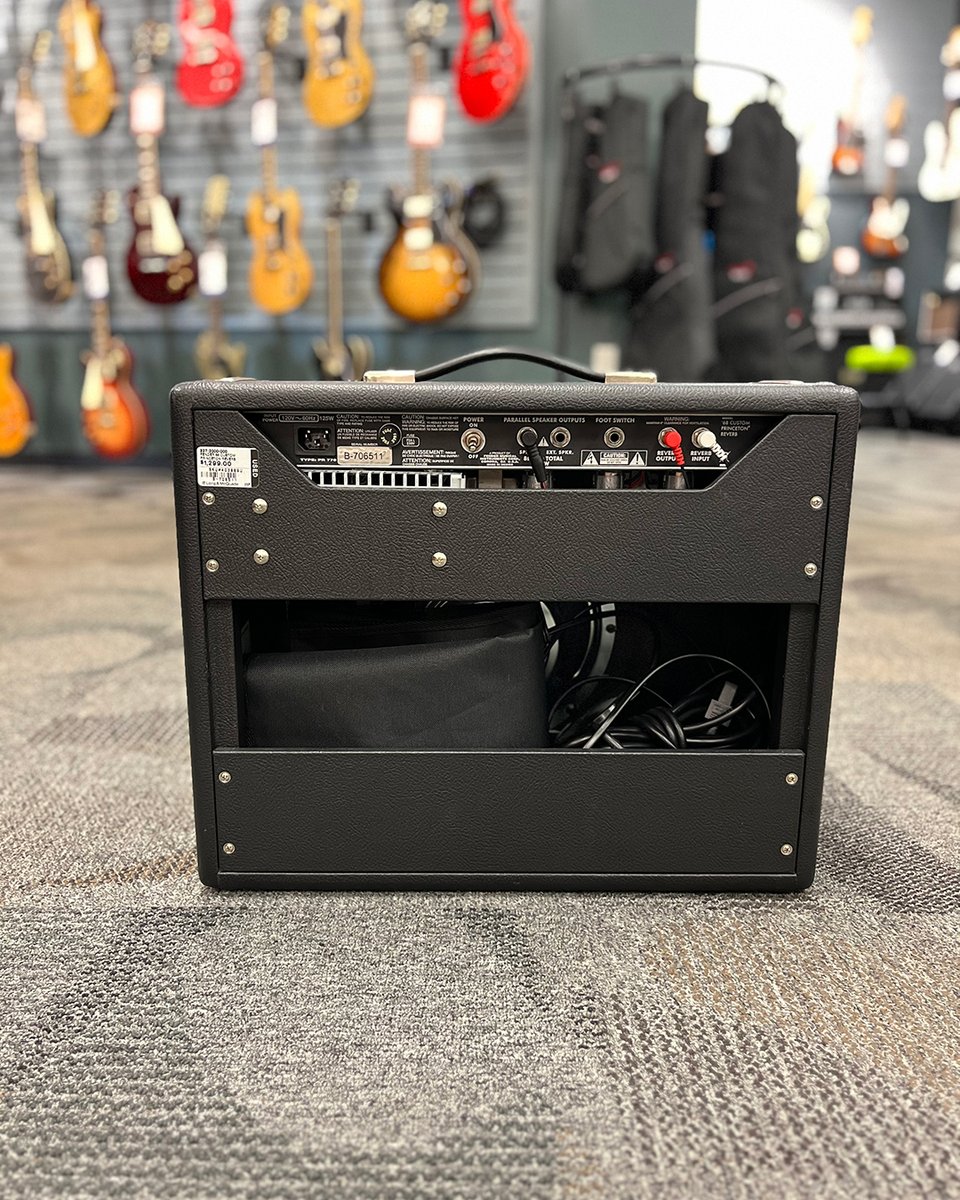 Let's hear it for another Gear Hunter deal! 🔥

Today, we have this used Fender '68 Custom Princeton Reverb 12w Tube Amp. 😍

Regular price $2069.99 - Grab this amp for $1299 with a free one-year warranty! 😱

Visit the link for more info. 👉 bit.ly/4m089lm
