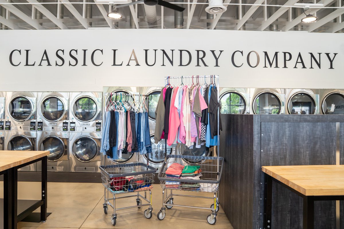 GradyGriff13654's tweet image. Don’t waste your time doing laundry the hard way.
Classic Laundry Co. offers a self-serve experience that’s fast, simple, and stress-free. With high-capacity washers & dryers, and spacious folding tables, you can knock out laundry without it taking over your day.
⏱️ Wash cycle:…