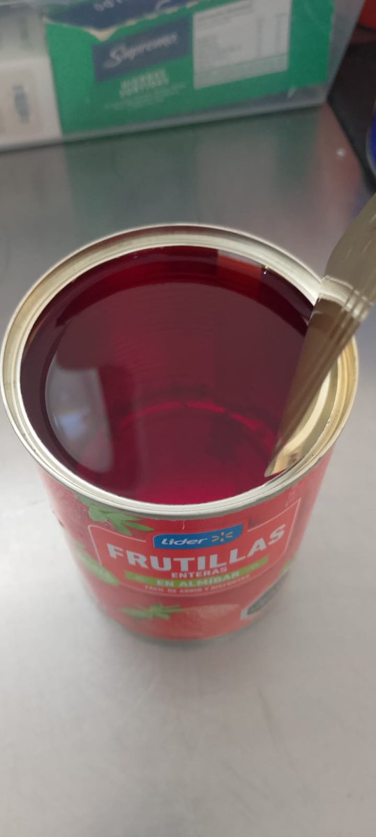 Amigos de <a href="/Walmart__Chile/">Walmart Chile</a> que sus productos sean más baratos, no significan que puedan venir "vacíos".
Y las frutiiiiiillaaaas? abrimos el tarro comprado en el @lider_cl  de #LaSerena y viene solo jugo...
Capaz que me pidan que lleve el tarro y la boleta pa' cambiármelo 😎 #viral