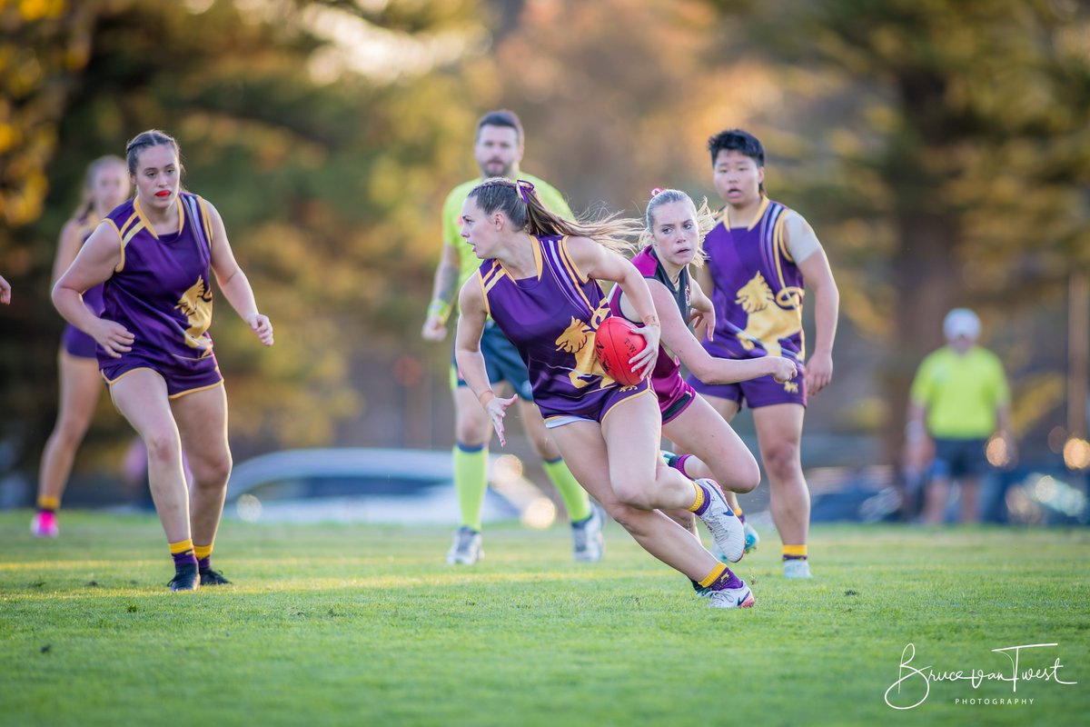 #APS Girls Matches of the Round: 26 July

Basketball: CY (1) v CAUL (=2)
Football: WC (=3) v MENT (=6)
Hockey: HY (3) v PEGS (1)
Netball: CAUL (=2) v PEN (=2)
Soccer: WC (=5) v GGS (=5)

#apssport #APS #apswintersport #schoolsport