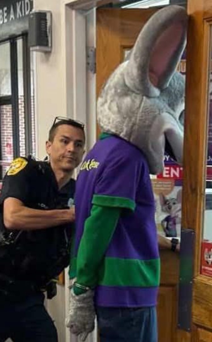 RealMichaelW's tweet image. *record scratch* *freeze frame* Yep, that's me. You're probably wondering how I got here.