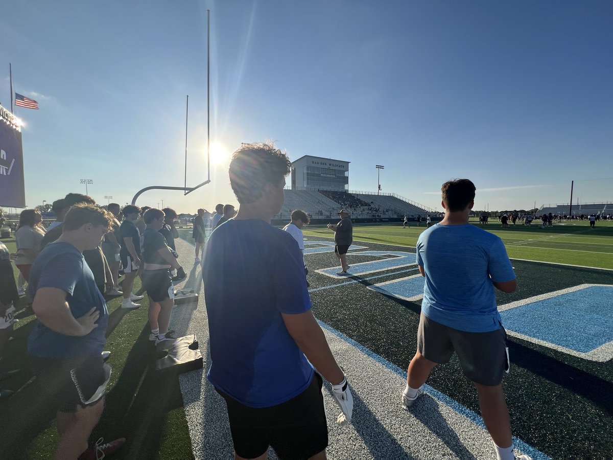 coachmcquillan's tweet image. Year 5 of @STB_Showcases capped off last night in NW Arkansas! One of our largest events to date!
Was great to link up with some old friends & get to work along side of a former player that has started his college career! 🫡
#STBShowcases #EDGD