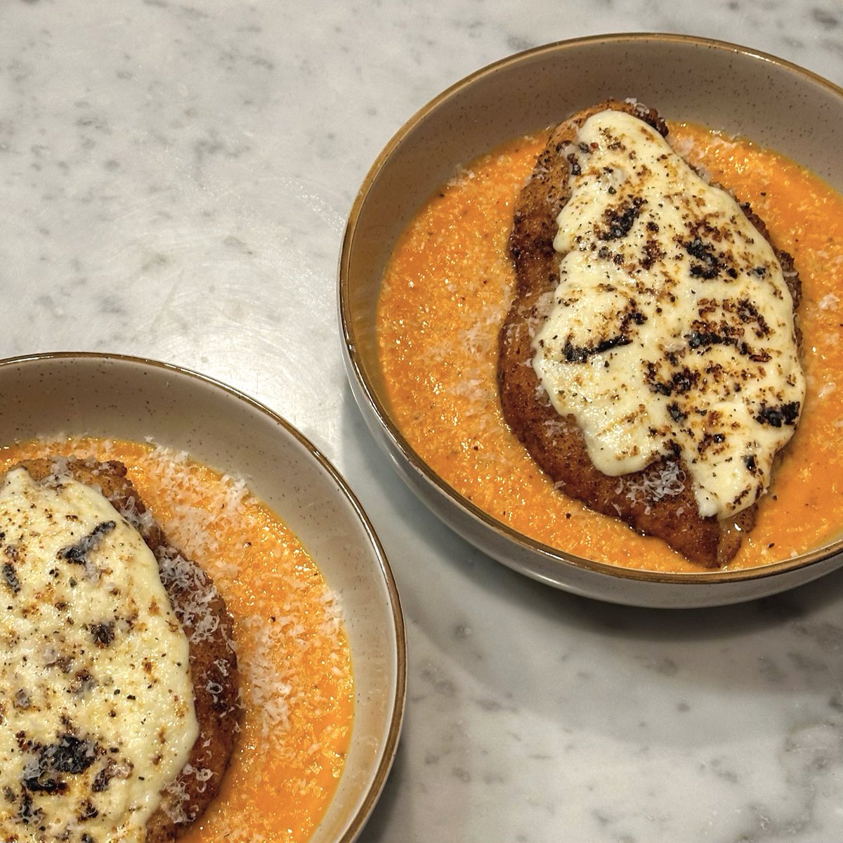 HoeannaNewsom's tweet image. Hey babe I torched our chickens parmesan and rested them gently atop a fresh golden tomato sauce