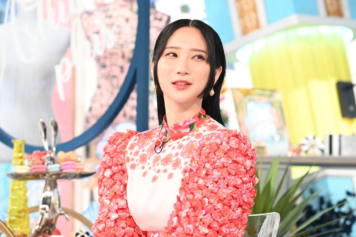 a_studio_tbs's tweet image. 今夜の #Aスタプラス は
#ファーストサマーウイカ さん🌟
#笑福亭鶴瓶 は
#吉高由里子 さんに取材📸
初対面でウイカさんを芸人と勘違い?
お2人の素敵な関係性とは😊
#藤ヶ谷太輔 は
高校時代の軽音楽部仲間に取材📸
部員80人をまとめる部長🥁
当時のカリスマ性が明らかに😎
お楽しみ!