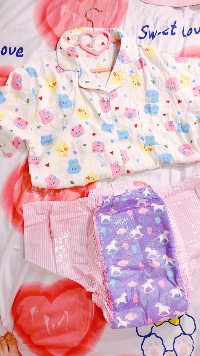新しい動物のパジャマと木馬ちゃんのおむつです〜❣️可愛いでしょ❓＼(^o^)／
New animal pajamas and rocking horse diapers❣️ So Cute, right❓＼(^o^)／
<a href="/LittleforBig/">LittleForBig</a> #ABDL #おむつ