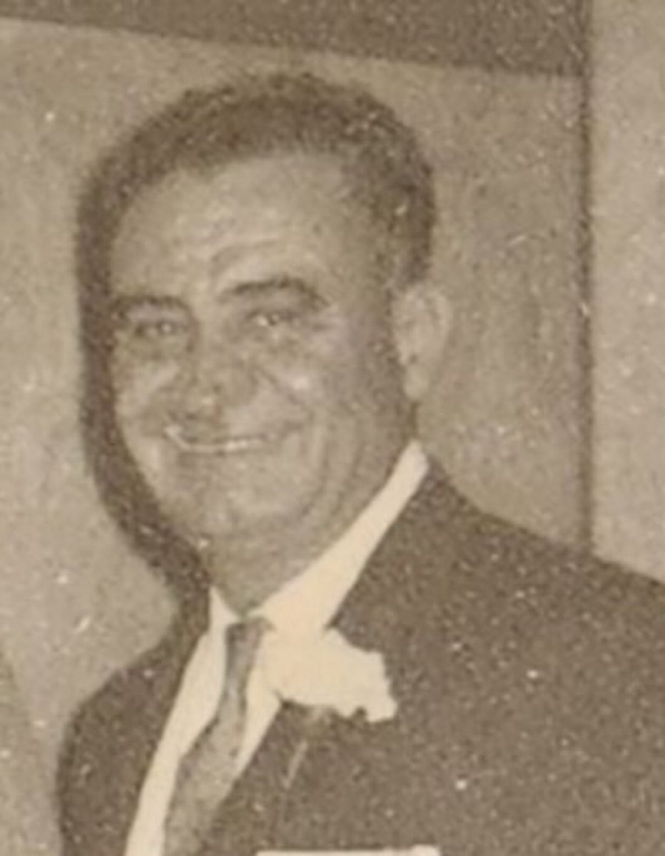 realRPGames's tweet image. Happy Pioneer Day to those of my faith.
When the first settlers were still just getting going here in the great state of Ootah in the late 1800s, my great grandfather, Luigi daAngelo Rossi was serving in the Vatican Guard.
Here's a picture of his only son.