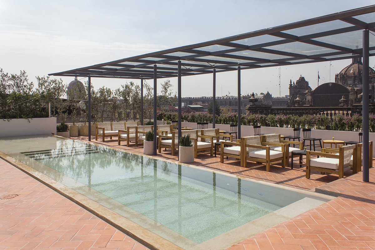 HotelesPorMéxico (@hotelesxmexico) on Twitter photo Círculo Mexicano, de <a href="/GRUPOHABITA/">Grupo Habita</a>, fue reconocido como uno de los mejores hoteles boutique del Centro Histórico de CDMX 🇲🇽.
Ubicado en un edificio del siglo XIX, sus 25 habitaciones minimalistas ofrecen elegancia y calma. Ideal para admirar la arquitectura o relajarse en su Círculo Mexicano, de <a href="/GRUPOHABITA/">Grupo Habita</a>, fue reconocido como uno de los mejores hoteles boutique del Centro Histórico de CDMX 🇲🇽.
Ubicado en un edificio del siglo XIX, sus 25 habitaciones minimalistas ofrecen elegancia y calma. Ideal para admirar la arquitectura o relajarse en su