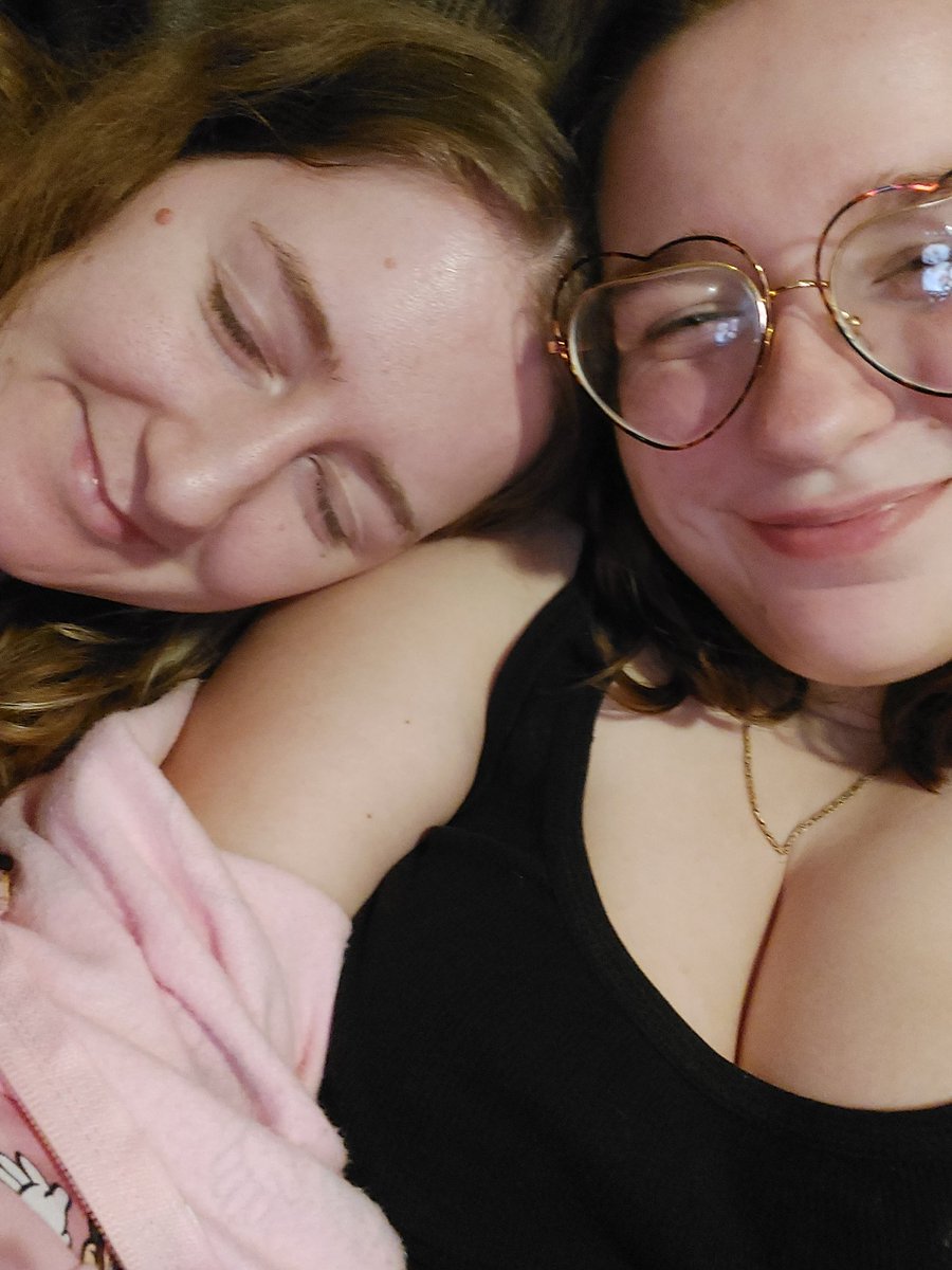 EDITINGZ0NE's tweet image. HAPPY BIRTHDAY MY SWEET LAURENNNNNN I LOVE YOU SO MUCH I HOPE YOU HAVE THE MERRIEST DAY EVER!!!!!! 5 MONTHS UNTIL CHRISTMAS!!!!!!! @megadilflester