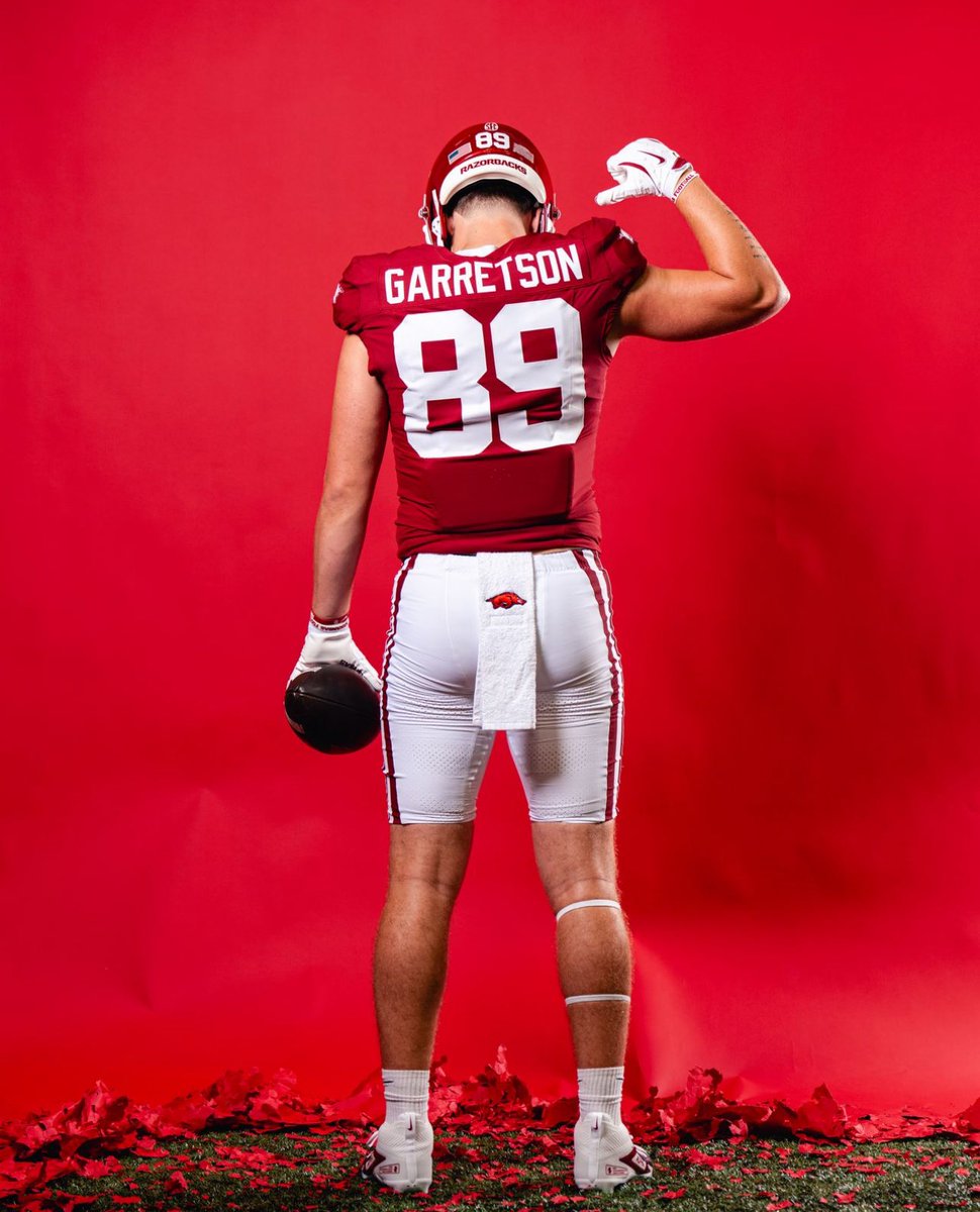 GregGarretson1's tweet image. Go hogs. Looking good 89! 💪💪🔴⚪️
@GavinGarretson @GabeGarretson @grantgarretson
