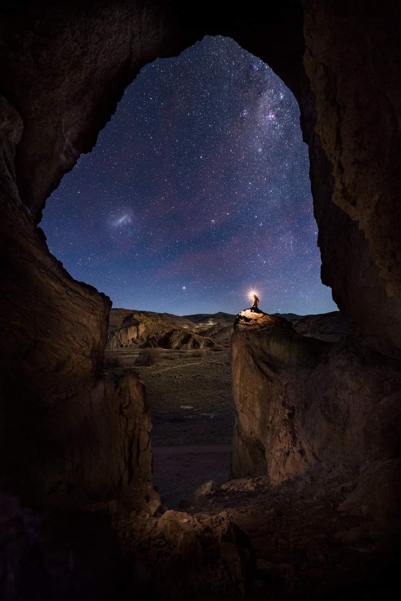 turisargentina's tweet image. “Sueño con pintar y luego pinto mis sueños.” ✨💫🙌
Vincent van Gogh
Captura en Piedra Parada - Chubut - Argentina.
Seis horas de espera para captar la Nebulosa de Magallanes - Vía Láctea - Luminiscencia Nocturna (Air glow). 💙🇦🇷
📸 @RodrigoTerren