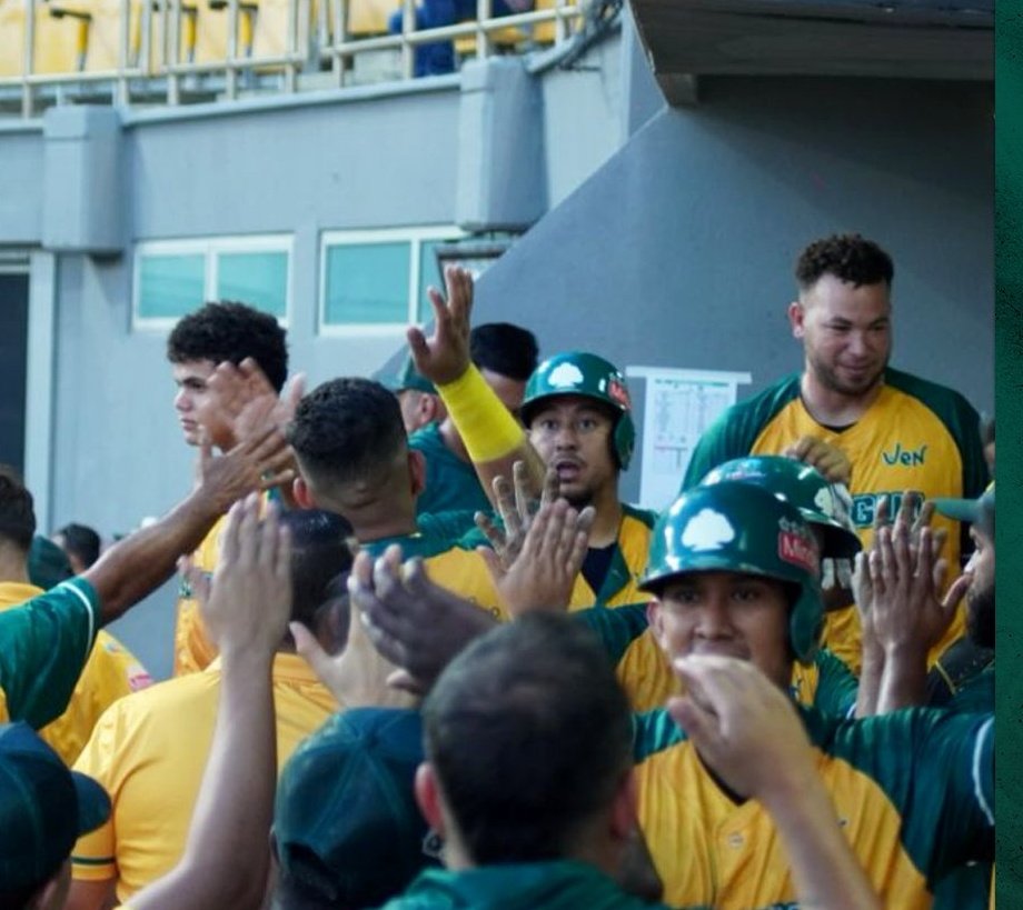 LegionCaraquist's tweet image. Desde la Legión Caraquista queremos enviarles nuestras felicitaciones al equipo Samanes de Aragua por su primer campeonato en la Liga Mayor de Béisbol Profesional. 🇻🇪