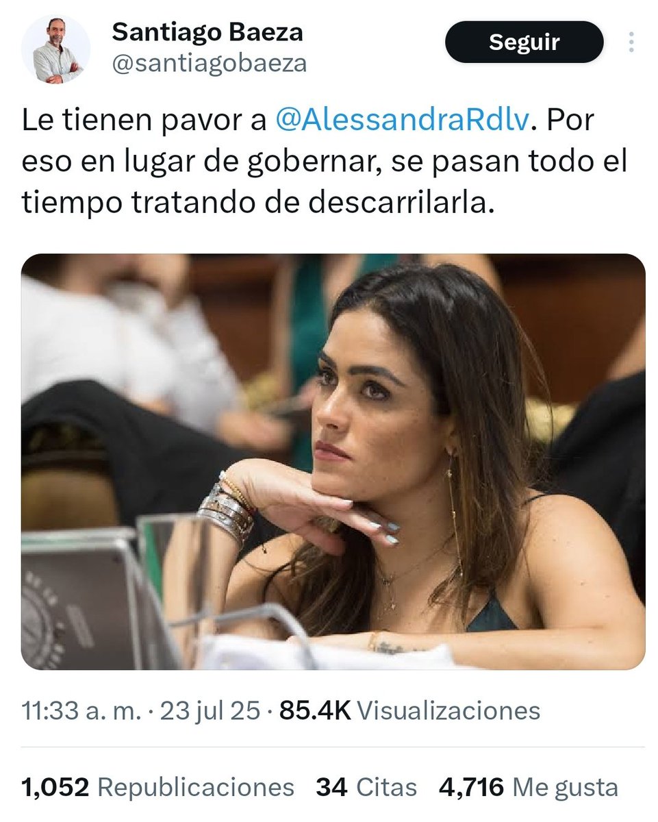 Richpaloscuates's tweet image. El pendejjo que andaba pintando bardas...
El que daba la vida por Cóchitl....
Ahora ya tiene nuevo amo por quien vivir.....