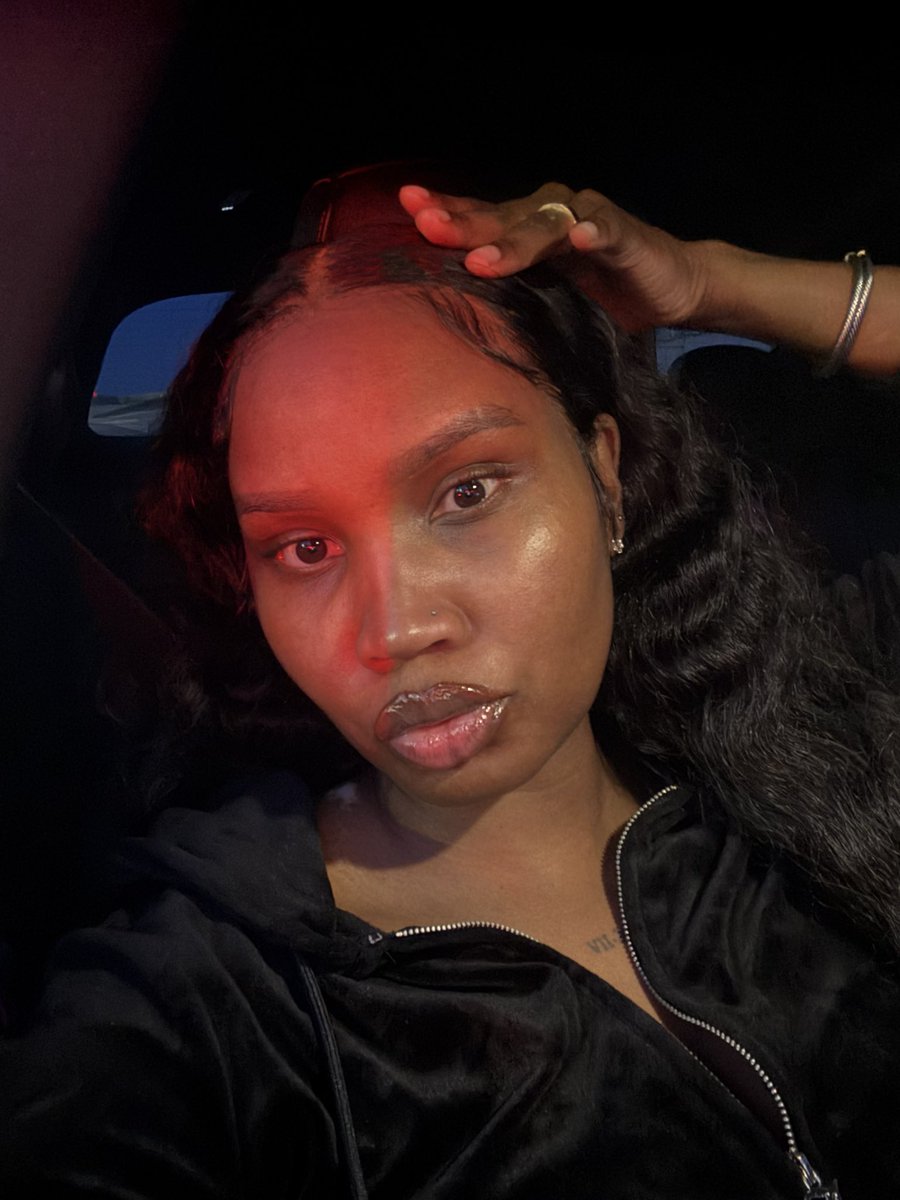 Chinkyface_'s tweet image. I remember that day some boy tried to call me ugly on here… 🫢😂😂🤣