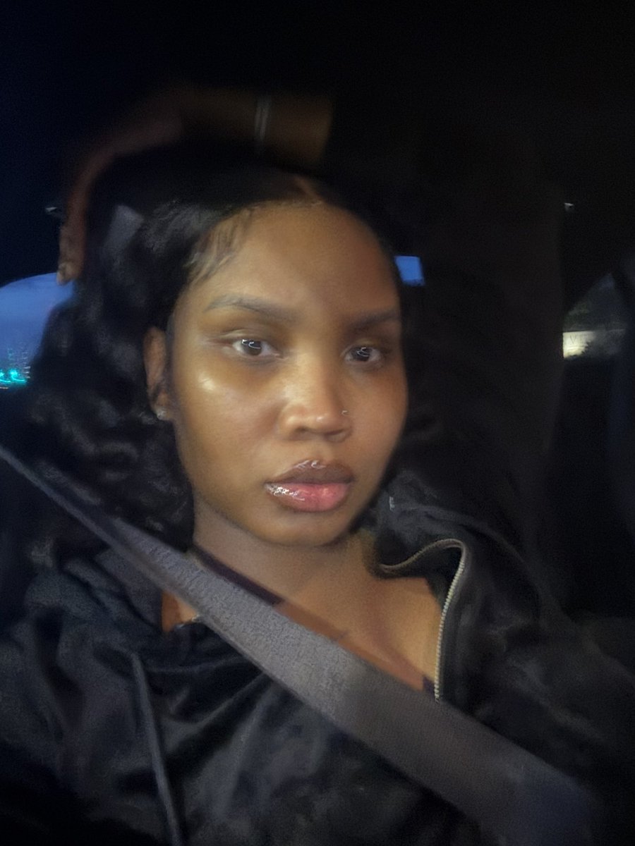 Chinkyface_'s tweet image. I remember that day some boy tried to call me ugly on here… 🫢😂😂🤣