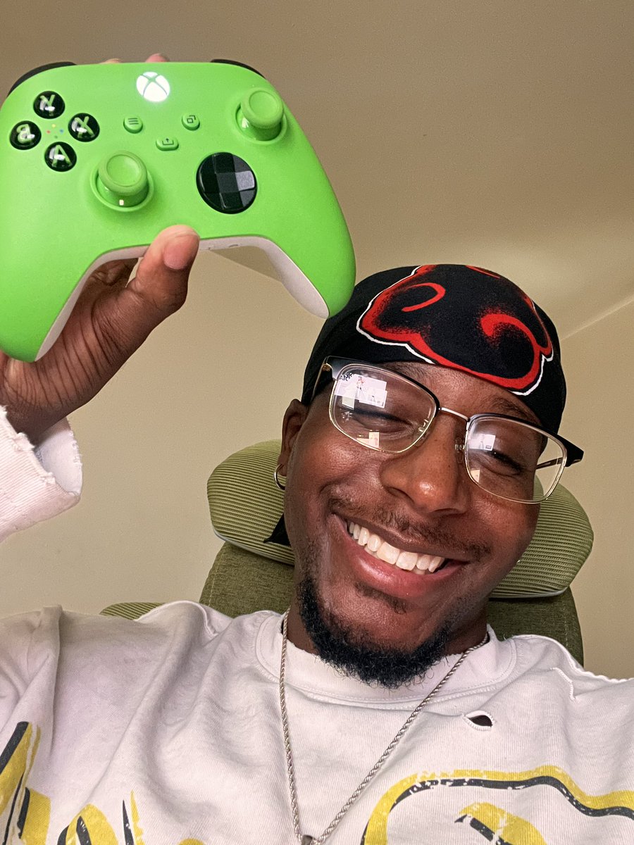 sircorneliusss's tweet image. I feel like i am a very handsome man