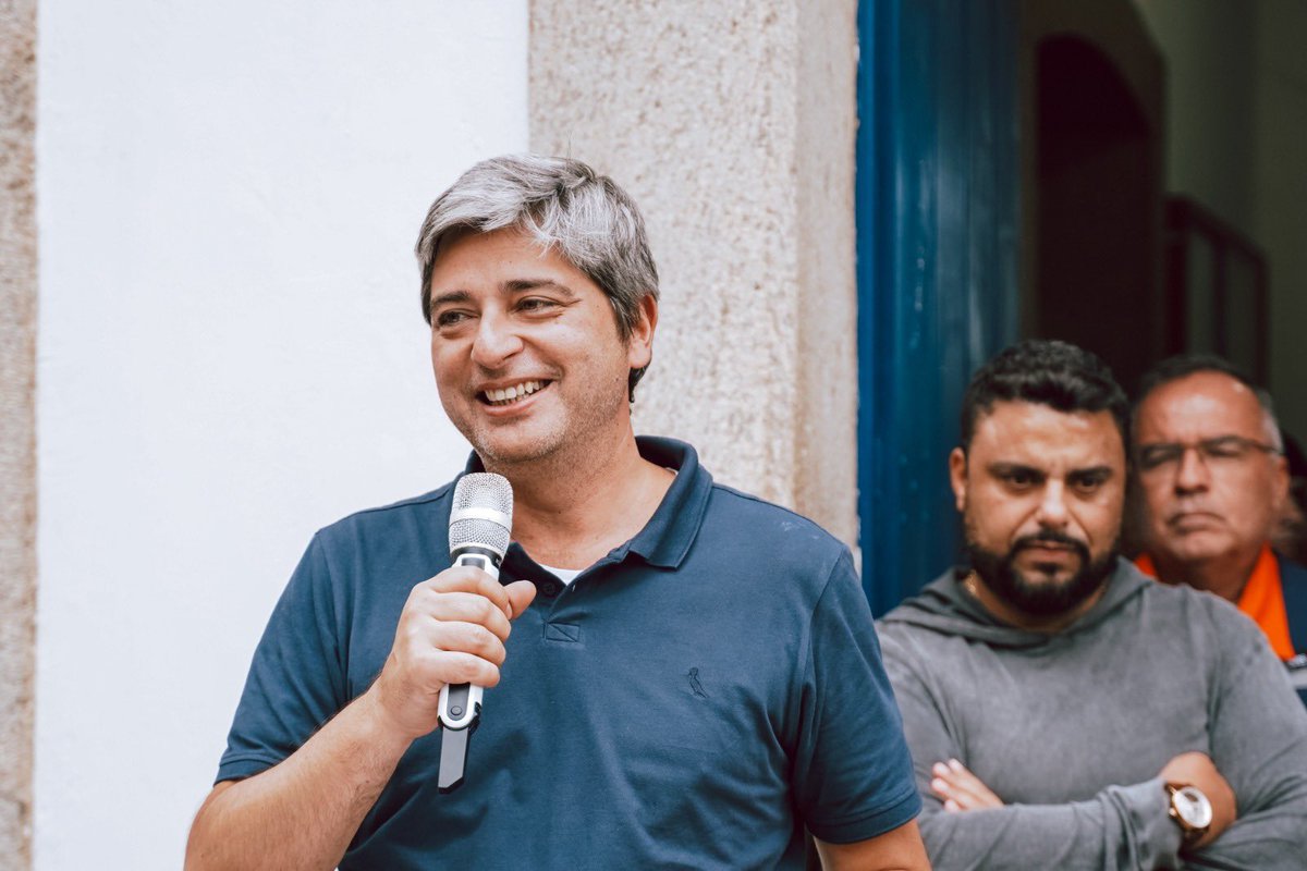 carlosfportinho's tweet image. 🚍 Educação em movimento!
Estive hoje em Itaboraí para entregar mais 2 ônibus escolares adquiridos com recursos de emenda parlamentar do nosso mandato. Já são 5 ônibus enviados para reforçar o transporte escolar da cidade. Compromisso com a educação e com o futuro dos nossos…