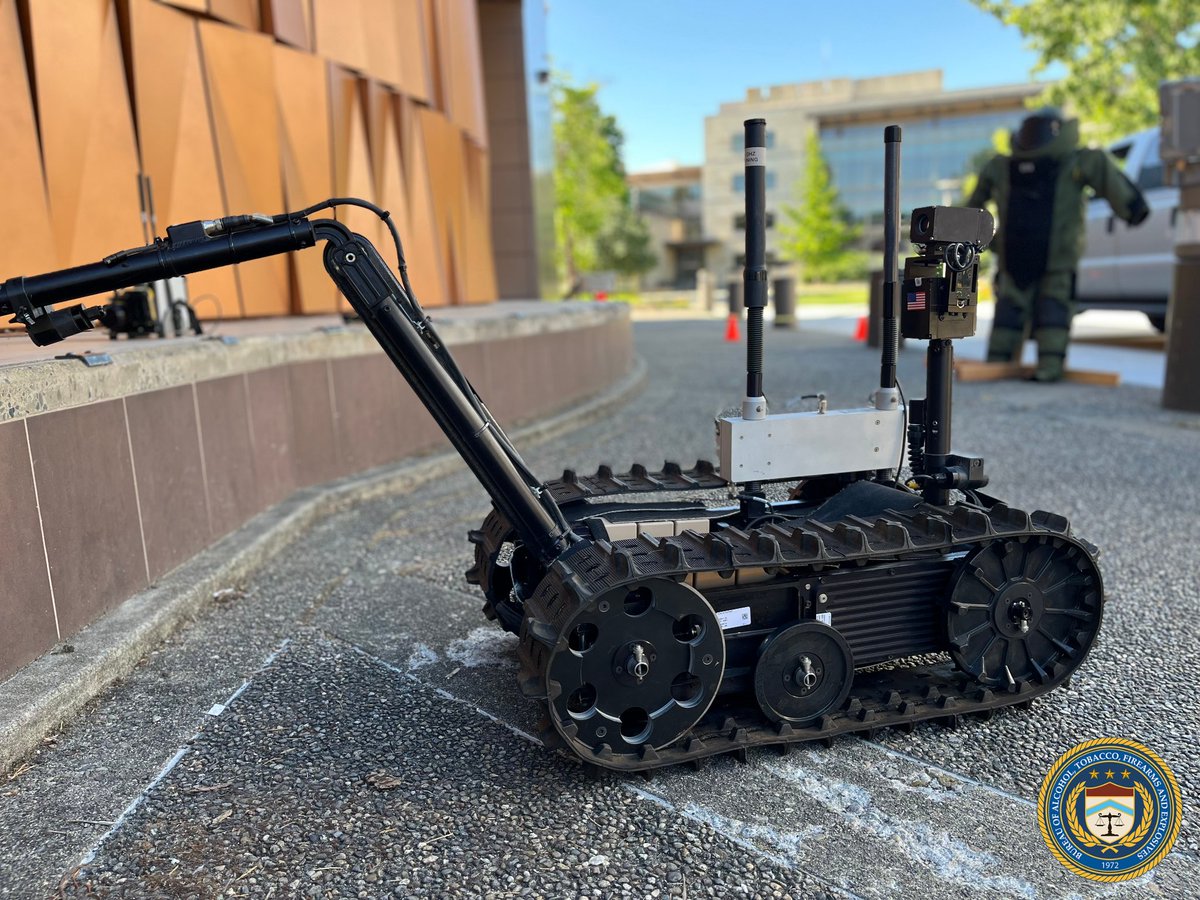 ATF_Seattle's tweet image. This week, @ATF_Seattle special agents presented at Redmond PD’s Youth Police Academy, a weeklong program designed to give teens a behind-the-scenes look at law enforcement.