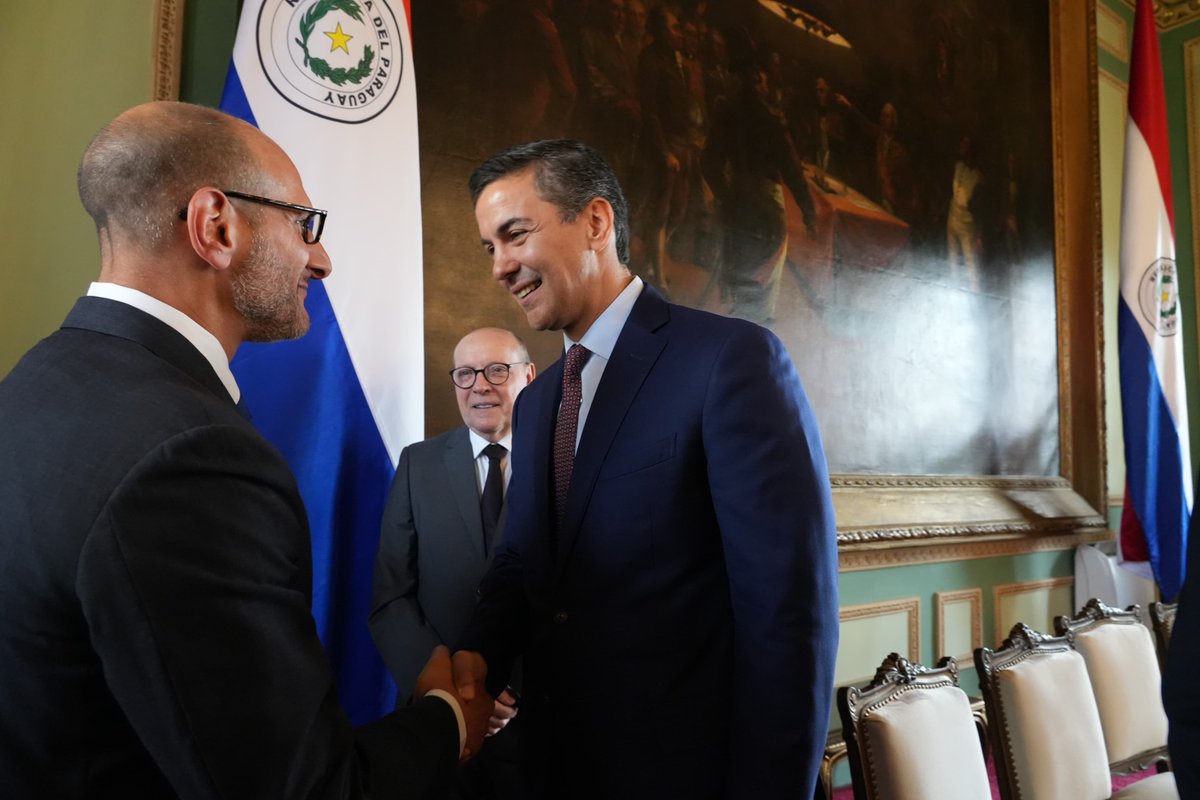 SantiPenap's tweet image. Hoy tomé juramento a Gustavo Leite como nuevo Embajador del Paraguay ante los Estados Unidos.
Confiamos en que su misión fortalecerá nuestra relación bilateral, generando resultados concretos para beneficio de todos los paraguayos.
Paraguay sigue consolidando su presencia y…