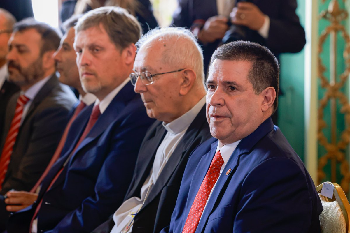 SantiPenap's tweet image. Hoy tomé juramento a Gustavo Leite como nuevo Embajador del Paraguay ante los Estados Unidos.
Confiamos en que su misión fortalecerá nuestra relación bilateral, generando resultados concretos para beneficio de todos los paraguayos.
Paraguay sigue consolidando su presencia y…
