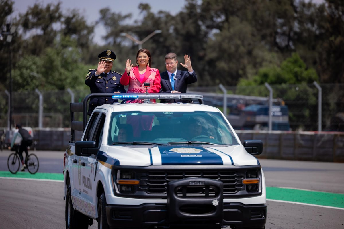 noticiascd_mx's tweet image. ¡Los Ojos de la Capital!
¿Seguridad o imagen populista?
@ClaraBrugadaM @GobCDMX @GPPANCDMX @PAN_CDMX @SSC_CDMX @PabloVazC #ULTIMO
noticiascd.mx/los-ojos-de-la…