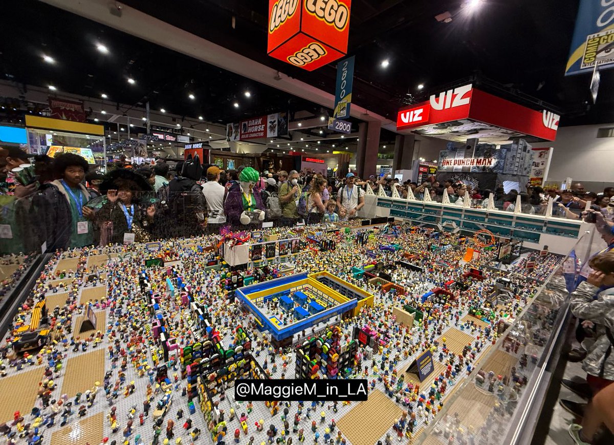 MaggieM_in_LA's tweet image. #Lego #SDCC is pretty awesome! Being one of the tiny legos at #sdcc2025 #SanDiegoConventionCenter