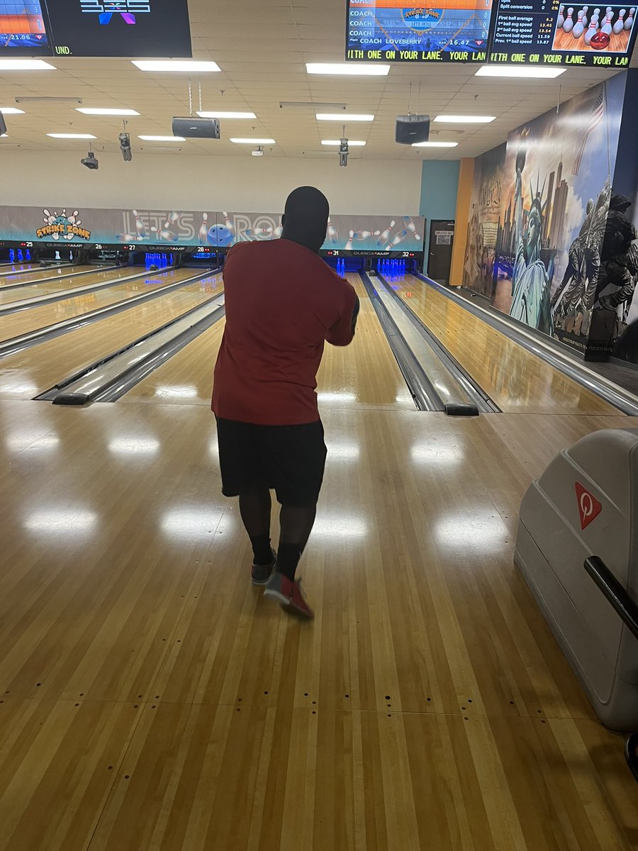 <a href="/NPCougarsFB/">North Panola Cougar Football</a> #FaNPily Bowling Night 🎳 

<a href="/FlyHighTank/">RT</a> 
<a href="/PanolaBeat/">NorthPanola🏈CougarBeat</a>