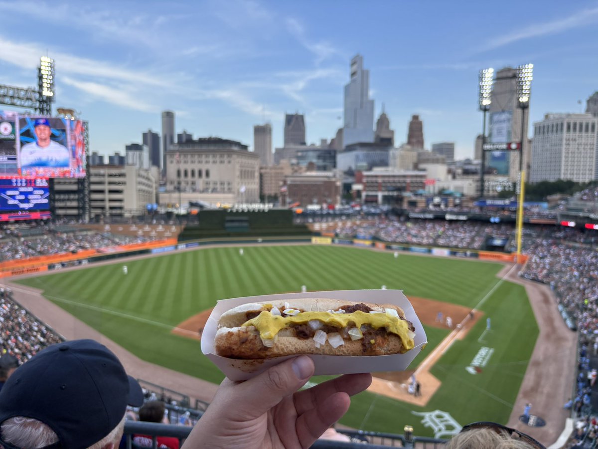 ryansongalia's tweet image. Enjoying a Coney dog in Detroit. Some days you gotta thank God for baseball.