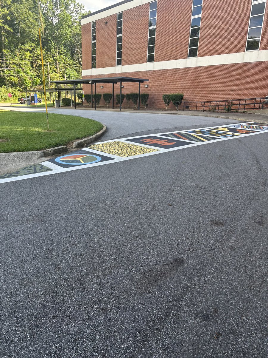 DrCSLPadgett's tweet image. Also thank you to the @CityofHapeville for the update to the walkway for our students and community! @jasonjstamper @Whitaker_HES #wherethemagichappens #happeninginhapeville