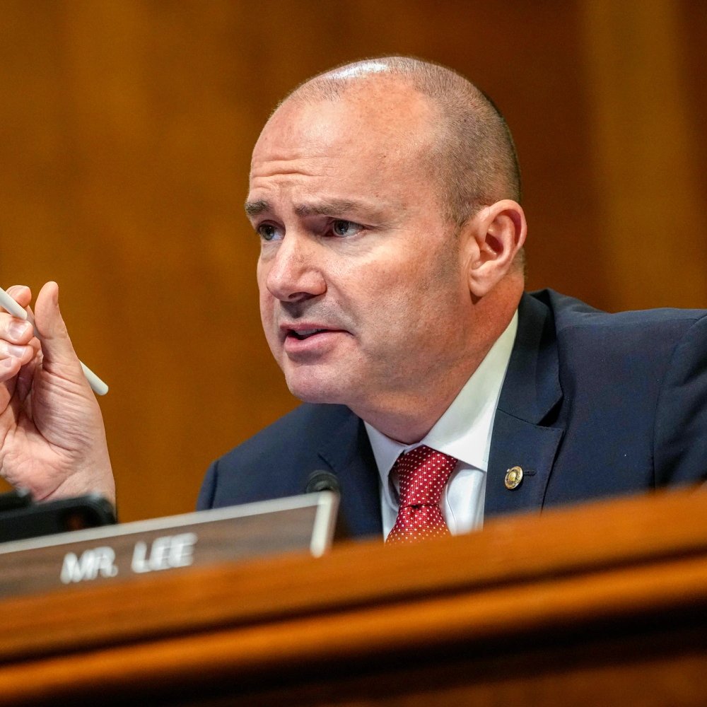 🚨 JUST IN: Senator Mike Lee says Jerome Powell showing "contempt" for President Trump today during the Fed tour is another reason the Federal Reserve must be abolished.

"No executive branch officer should even harbor - much less display - severe contempt for any POTUS. And yet