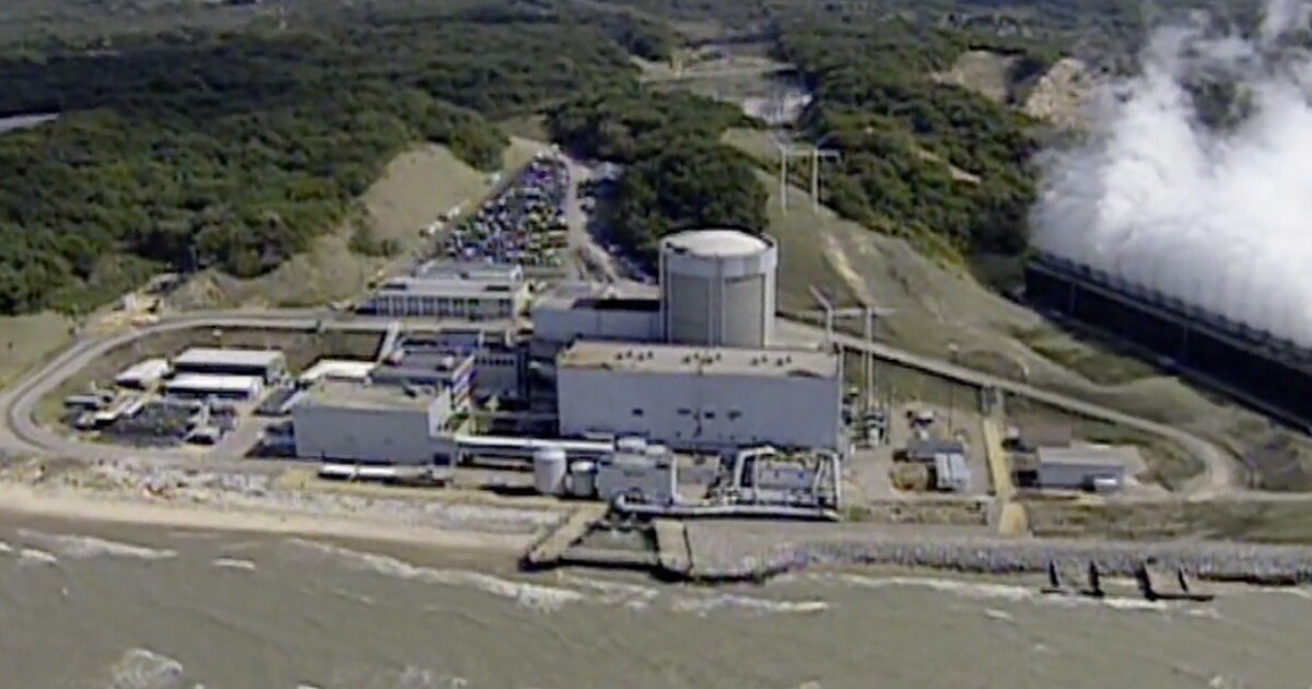 For the first time in U.S. history, a shuttered nuclear plant has been given the green light to reopen. fox17online.com/news/local-new…
